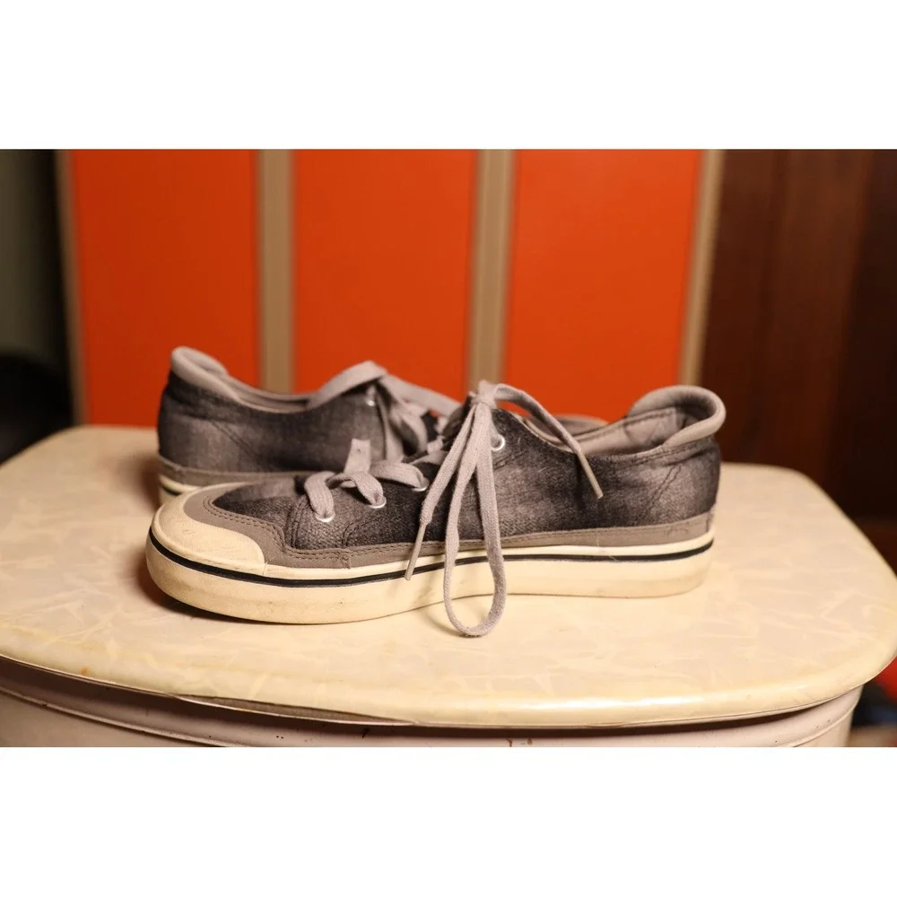 Keen Elsa Womens 9.5 Grey Low Top Lace‎ Up Canvas Sneakers Shoes
